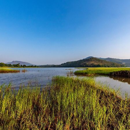 Saffronstays Lakeview Nivara - Farm Stay Villa With Private Pool Near Pune Esterno foto