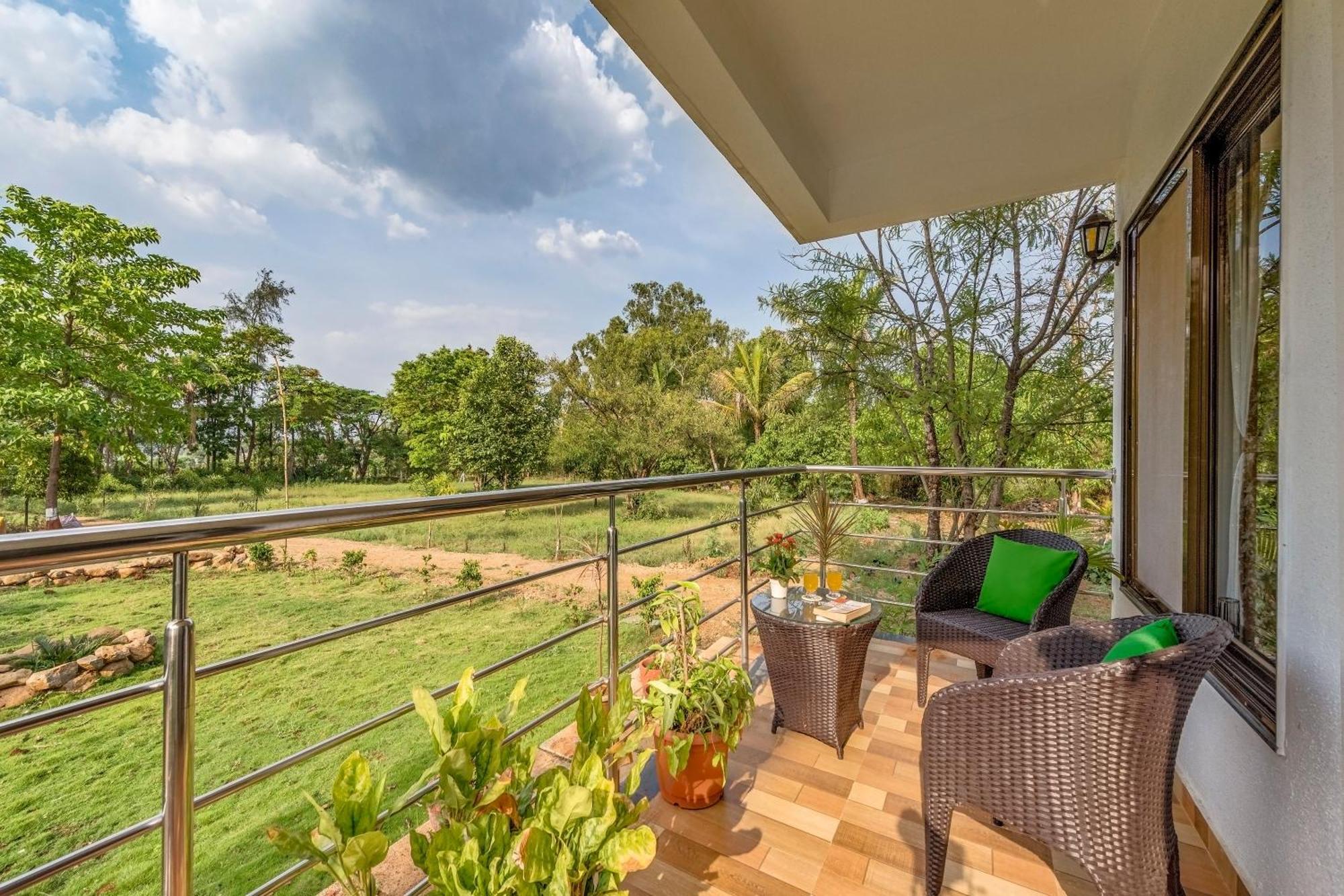 Saffronstays Lakeview Nivara - Farm Stay Villa With Private Pool Near Pune Esterno foto