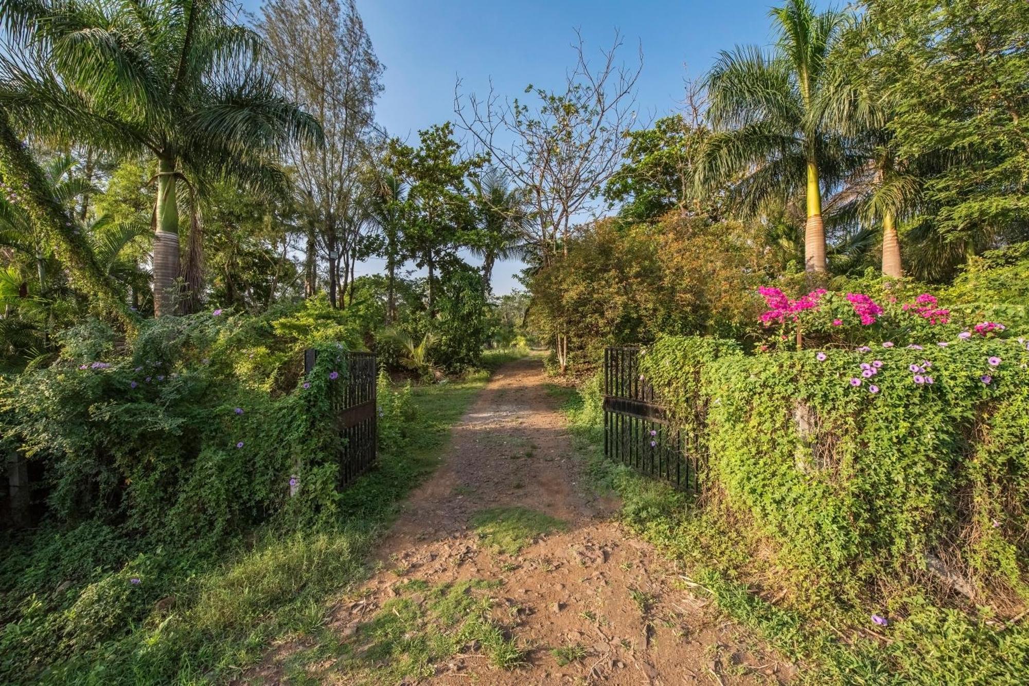 Saffronstays Lakeview Nivara - Farm Stay Villa With Private Pool Near Pune Esterno foto